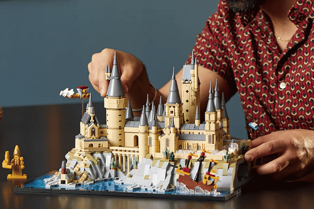 Bộ LEGO Hogwarts 2660 chi tiết tái hiện lâu đài phép thuật hấp dẫn