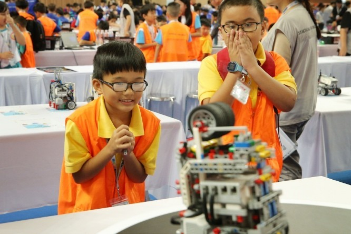 cuoc-thi-lap-trinh-robot-cho-tre-em-tieu-hoc