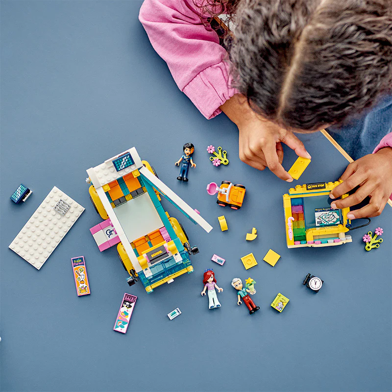 kham-pha-do-choi-lap-rap-lego-friends-xe-buyt-heartlake-city-1