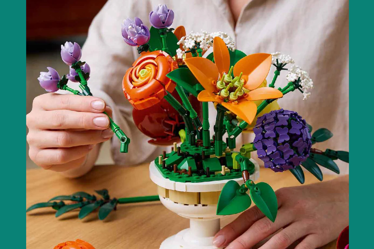 Tô Điểm Không Gian Bằng Bộ Hoa LEGO Botanicals