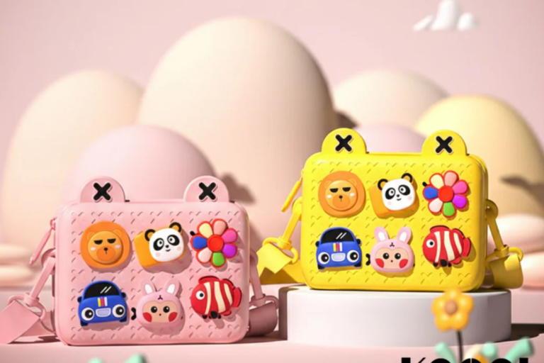 Túi đeo bé gái dễ thương có charm xinh xắn